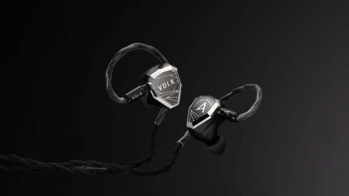 Astell&Kern Promises Pocket Revolution with HC5 DAC and Stella Headphones