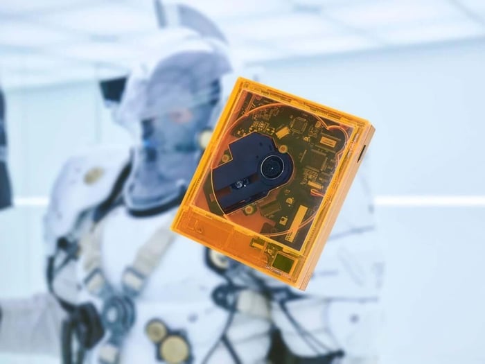 A BB Pod-Shaped CD Player Inspired by Death Stranding’s Iconic Design