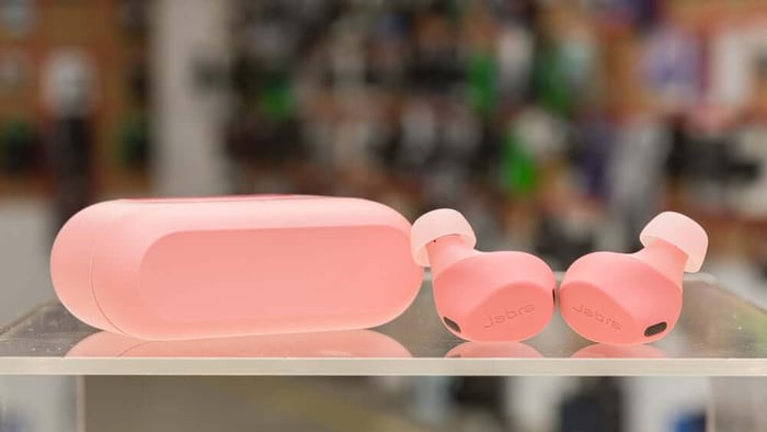 Top Earbuds with Microphone in 2025: Best Picks for Clear Calls and Sound