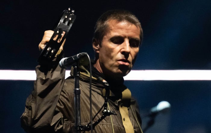 Oasis Live ’25: Liam Gallagher’s Cheeky Backstage Snort Prank Goes Viral