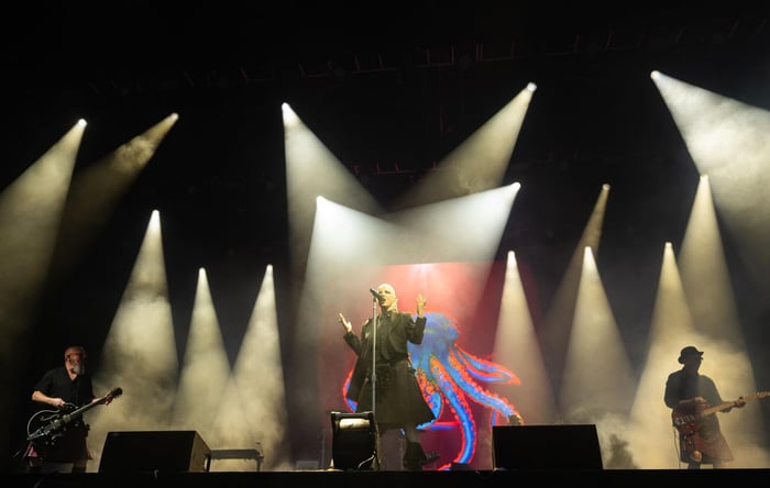 Garbage Don Kilts as Nicola Sturgeon Honors Band at Their Final Scottish Gig