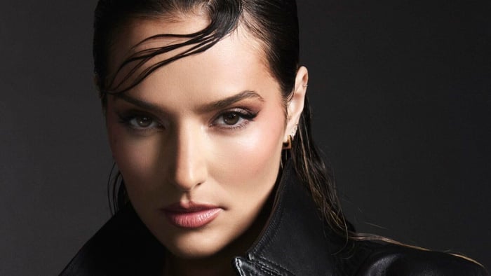 Minelli Embraces Creative Freedom with Mixed Feelings (Opening Season) Album