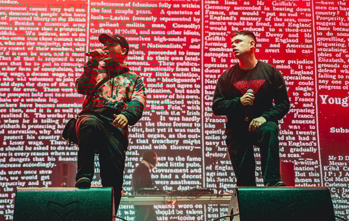 Kneecap's Show Features a Giant Head of King George V in Melbourne