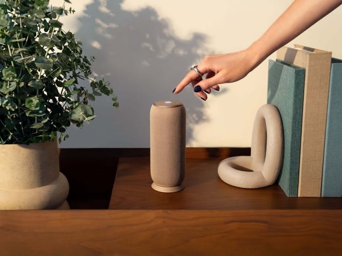 Motorola’s Bose-Tuned Speaker That Automatically Follows You Room to Room