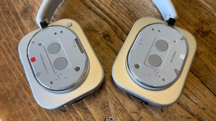 Nothing (1) Headphones Review: Balanced Sound and Comfortable Controls