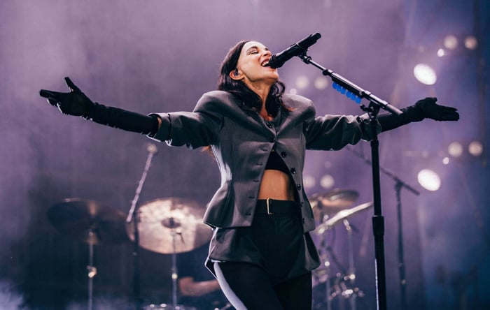 St Vincent Shines with Jules Buckley Orchestra at BBC Proms, Playing Rare Deep Cuts and Fan Favorites