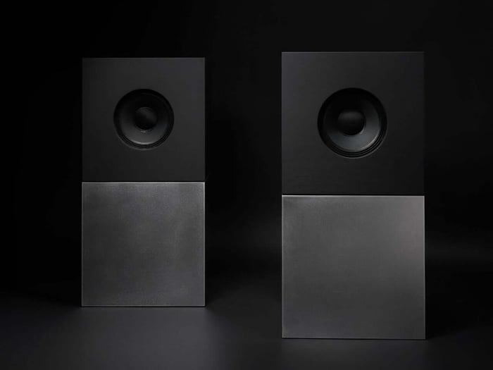 Nocs Braque: Sculptural Stereo System Stacks Two Cubes into a 25kg Audio Masterpiece