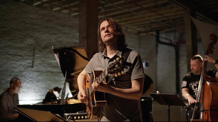 The Evolution of Jazz Guitar: Merging Tradition and Modern Innovation