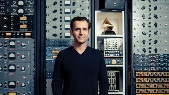 Dweezil Zappa Honors 20 Years of Frank Zappa’s Music with DZ20 Tour