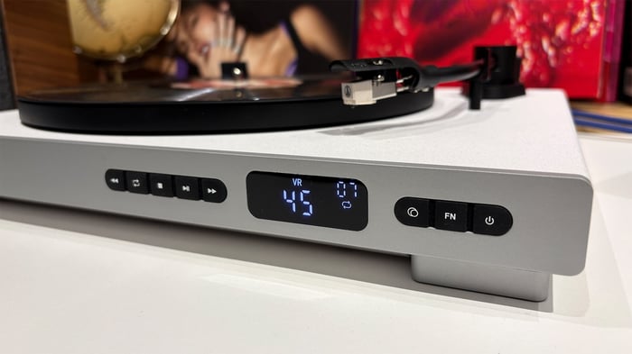 Mixx Analog+ Review – A Unique 2-in-1 Audio Gadget Blending Vinyl and CD