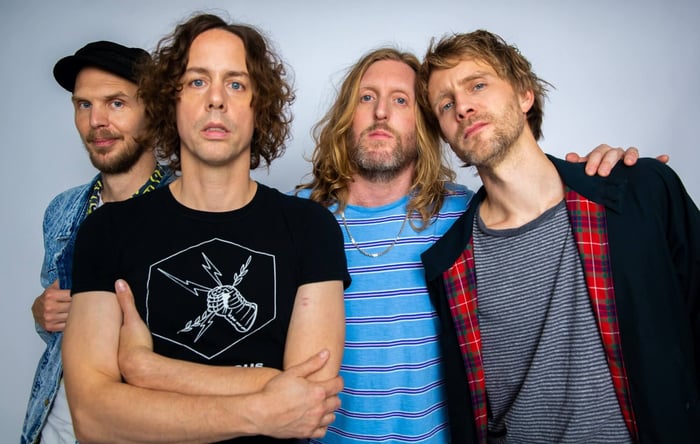 Razorlight Unveils Rare ‘America’ Demo Ahead of 20th Anniversary Edition Release