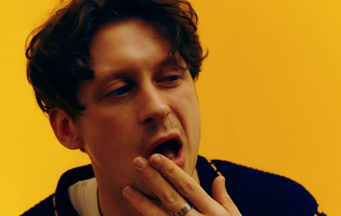 Barry Can’t Swim Unveils Emotional New Single ‘Kimpton’ with O’Flynn