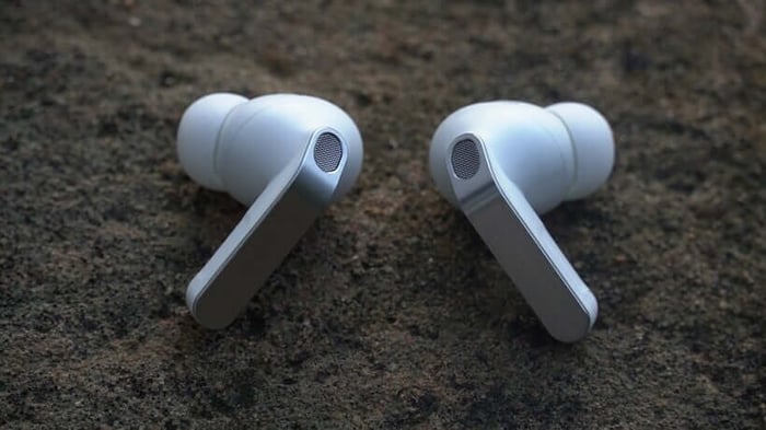 Samsung Adds AirPods Pro Hearing Aid Feature to Galaxy Buds for Enhanced Sound