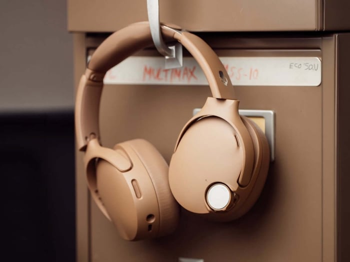 Skullcandy’s $280 Headphones Pack a Subwoofer for Your Skull with a Knob to Control the Bass