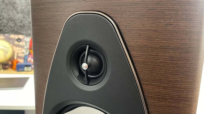 Review of Sonus Faber Sonetto V G26: Stylish and Powerful Speakers