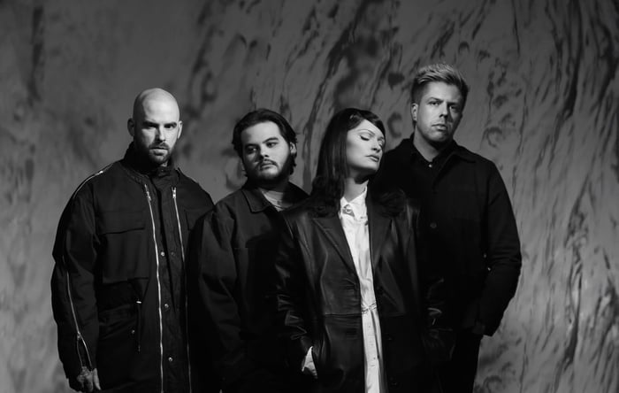 Spiritbox – ‘Tsunami Sea’: A Groundbreaking Journey in Modern Metal