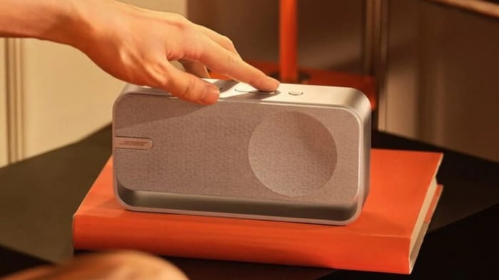 Bose SoundLink Home: Minimalist Design Meets Powerful Sound in One Speaker