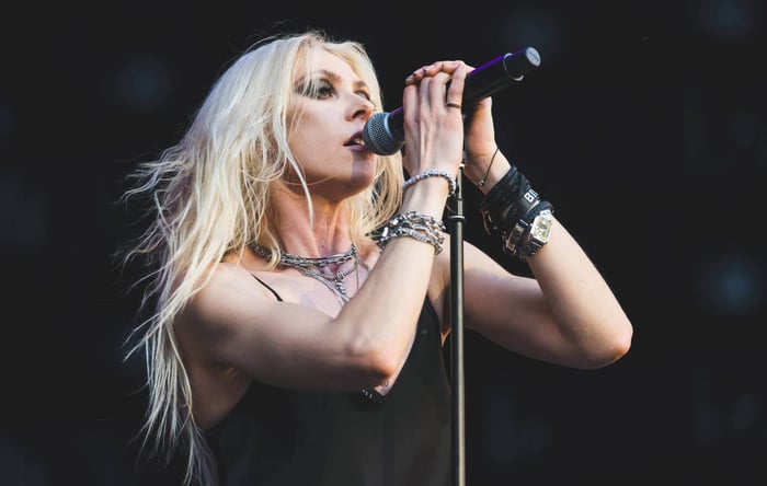 The Pretty Reckless’ Taylor Momsen Opens Up on Depression, Grief, and Substance Abuse Recovery