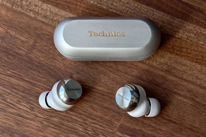 Technics EAH-AZ100 Review: Magnetic Attraction in Wireless Earbuds