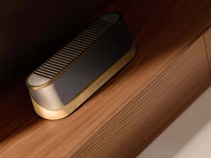 BeoLens Horizon: The Projector Concept Too Beautiful to Use