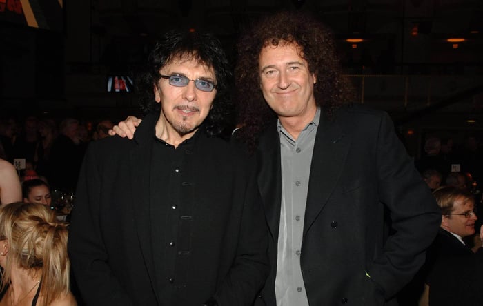 Brian May Gifts Tony Iommi a Left-Handed Replica of His Legendary Red Special Guitar