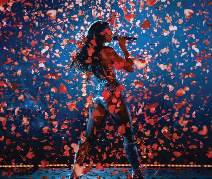 Dua Lipa Sizzles With Mexico Live LP and Concert Film
