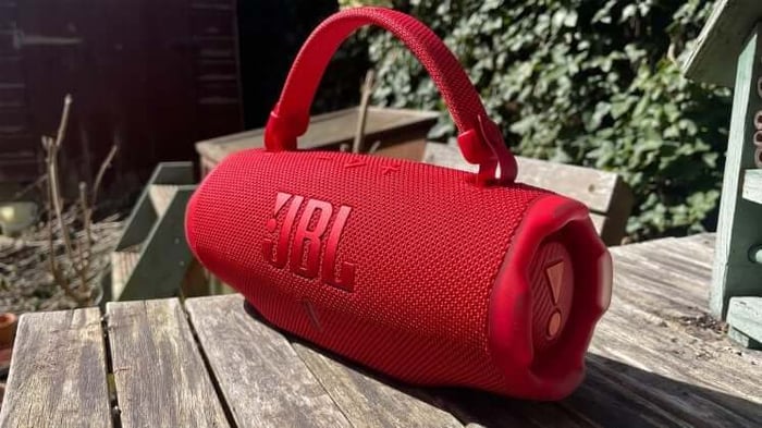 Top Waterproof Speakers in 2025: Ranking the Most Reliable Models