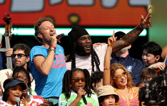 Chris Martin’s World Cup Halftime Show Sparks Mixed Reactions, Including Wayne Rooney’s Viral Take