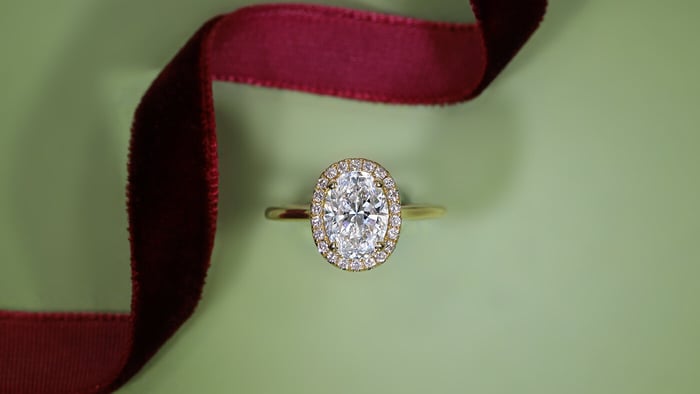 How To Propose This Christmas: Creative Ideas For Festive Engagements