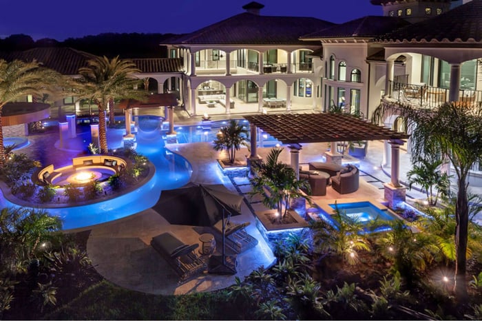 Swimming Pool Lights: LED vs. Halogen. Which Is Better?