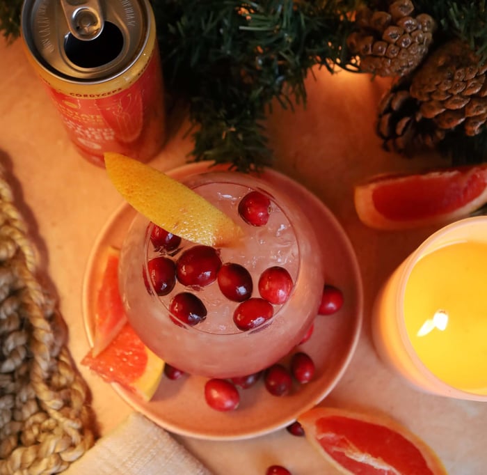Your Guide to THC Mocktails for Holiday Hosting (Without the Hangover)