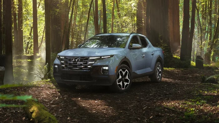 Hyundai Santa Cruz: The Genre-Bending Compact Truck That's Turning Heads