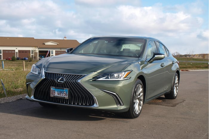2019 Lexus ES