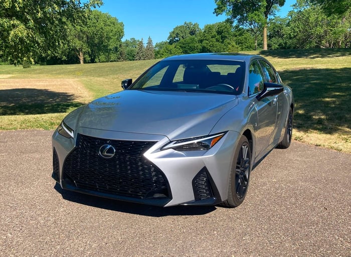 2021 Lexus IS