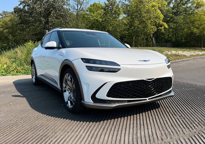 2023 Genesis GV60