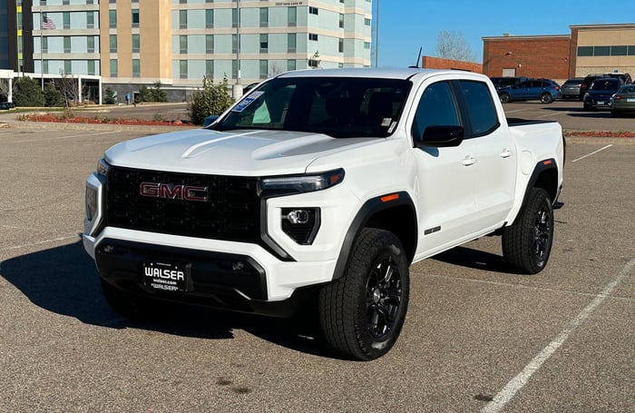 2023 GMC Canyon