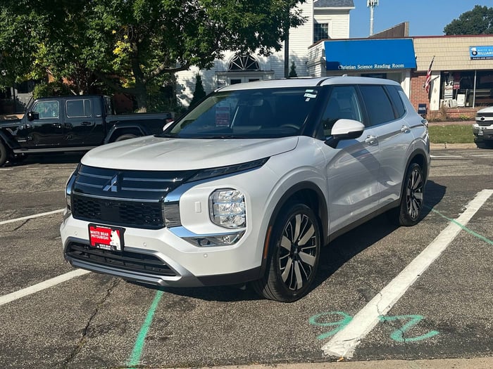 2025 Mitsubishi Outlander