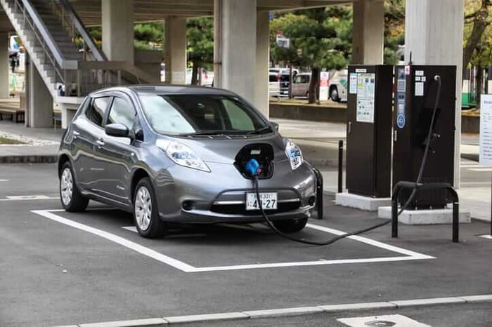 Affordable Electric Cars: Chevrolet Bolt EV vs. Nissan Leaf