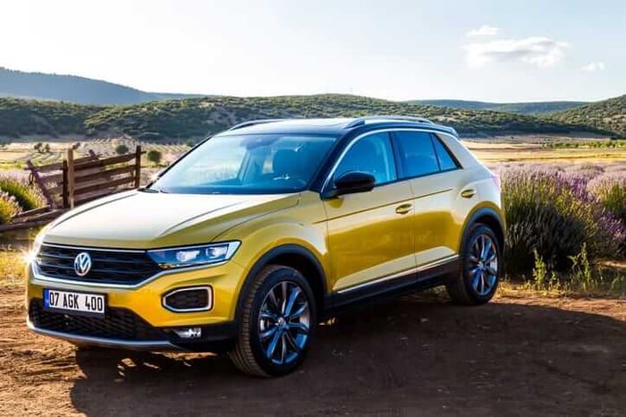 The 2024 Volkswagen Atlas Cross Sport: A Sleek and Tech-Savvy Midsize SUV