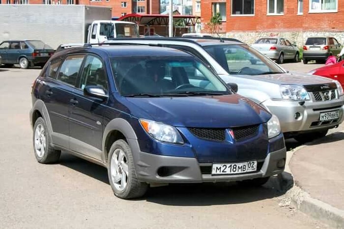 The Pontiac Vibe: A Compact Car with a Unique Vibe