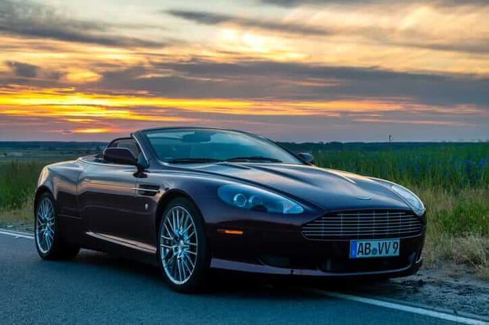 The Aston Martin DB9: A Timeless Grand Tourer Unveiled