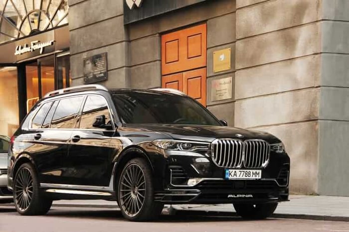 The 2024 BMW Alpina XB7: Wolf in Savile Row Clothing
