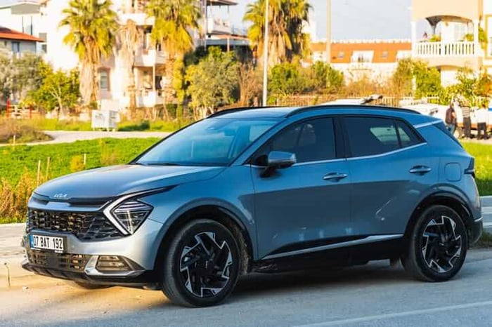 The Best Hybrid Cars for Colorado's Diverse Terrain