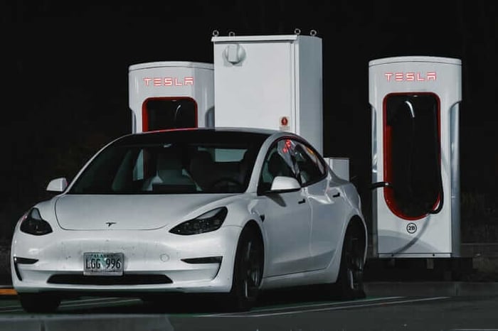 Hydrogen vs. Electric Cars: The Future of Clean Transportation