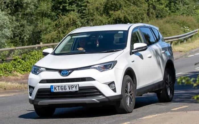 The Best Hybrid Cars for Arizona's Sun-Kissed Roads
