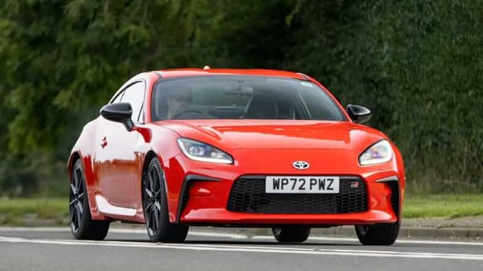Lightweight vs. Heavyweight: The Balancing Act of Car Performance and Handling
