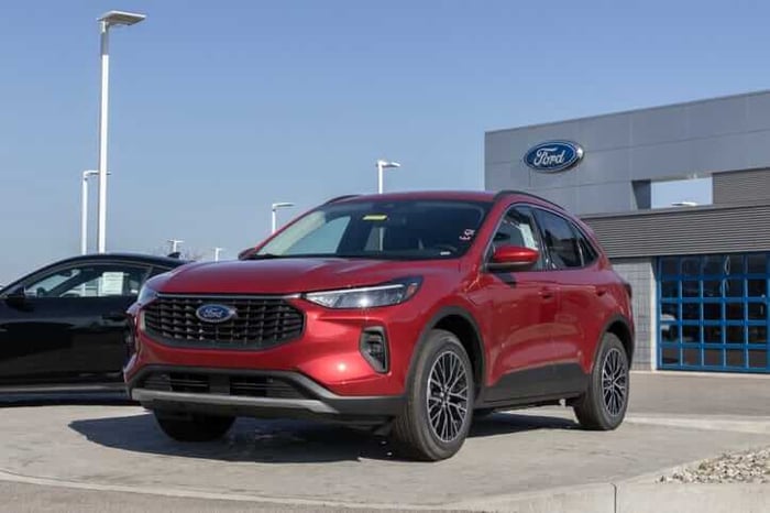 Hybrid vs. Plug-in Hybrid SUVs: Toyota RAV4 Hybrid vs. Ford Escape PHEV