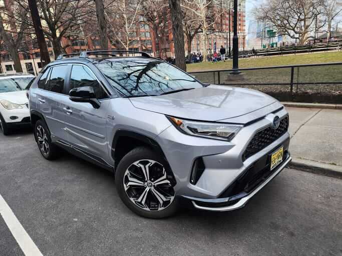 The Best Hybrid Cars for West Virginia Drivers