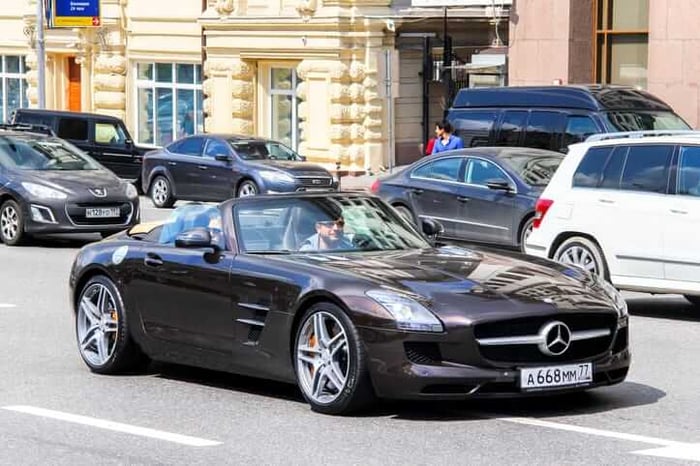The Mercedes-Benz SLS-Class: A Modern Gullwing Takes Flight