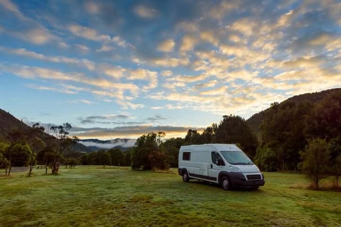 Where Can I Find the Best Van Camping Destinations in Indiana? 🚐🌳
